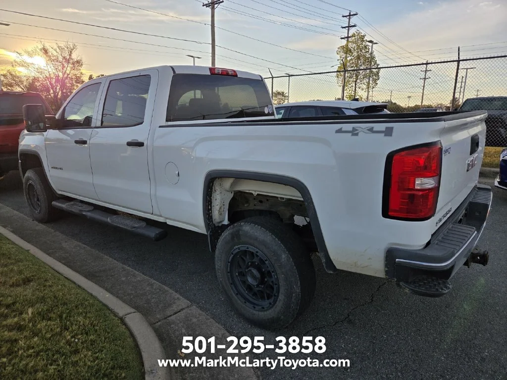 Used 2015 White GMC Base image 4