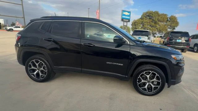 2025 Jeep Compass Limited - Photo 9