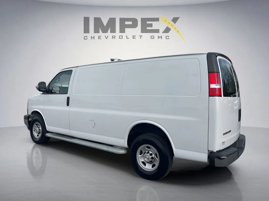 Used 2023 Summit White Chevrolet WT image 3