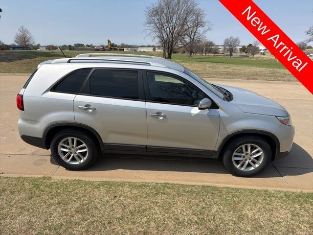 Used 2015 Kia Sorento LX with VIN 5XYKT3A64FG552530 for sale in Broken Arrow, OK