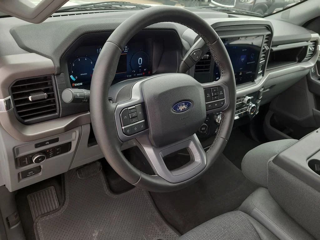 Used 2025 White Ford XLT image 22