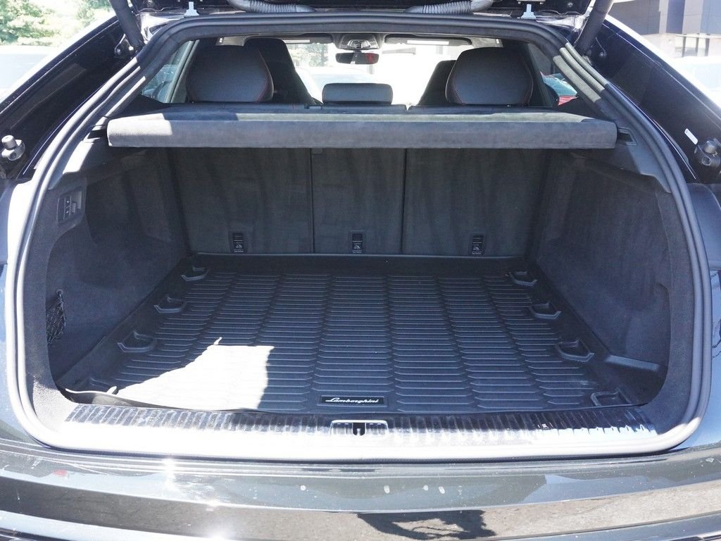Used 2020 Black Lamborghini Base image 21