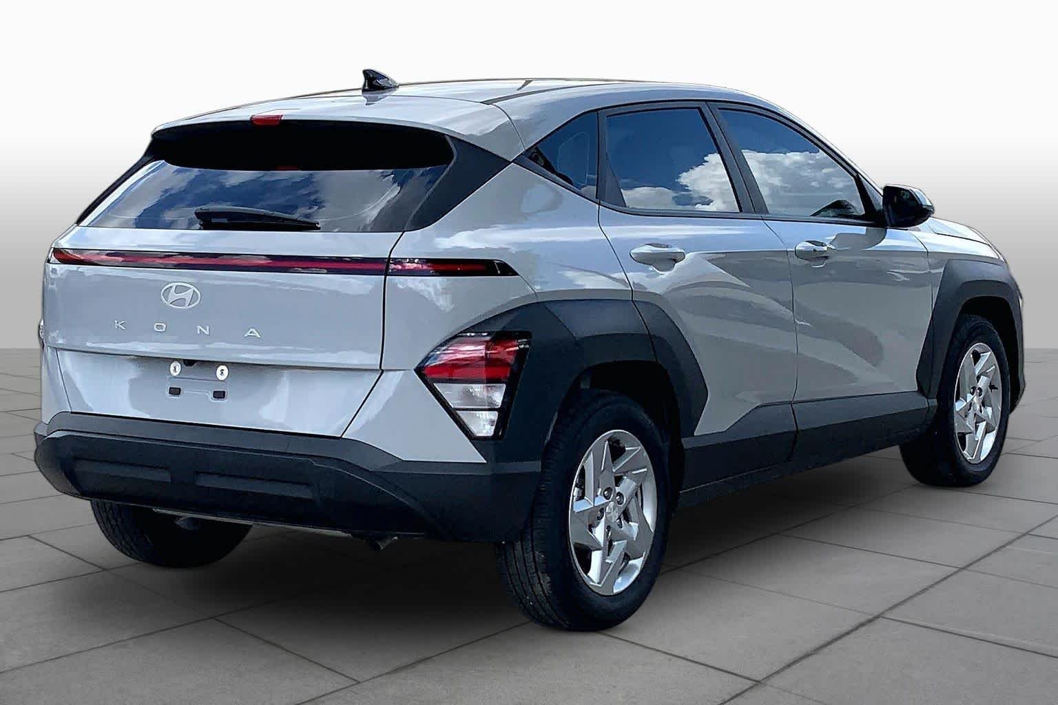 2026 Hyundai Kona SE - Photo 13