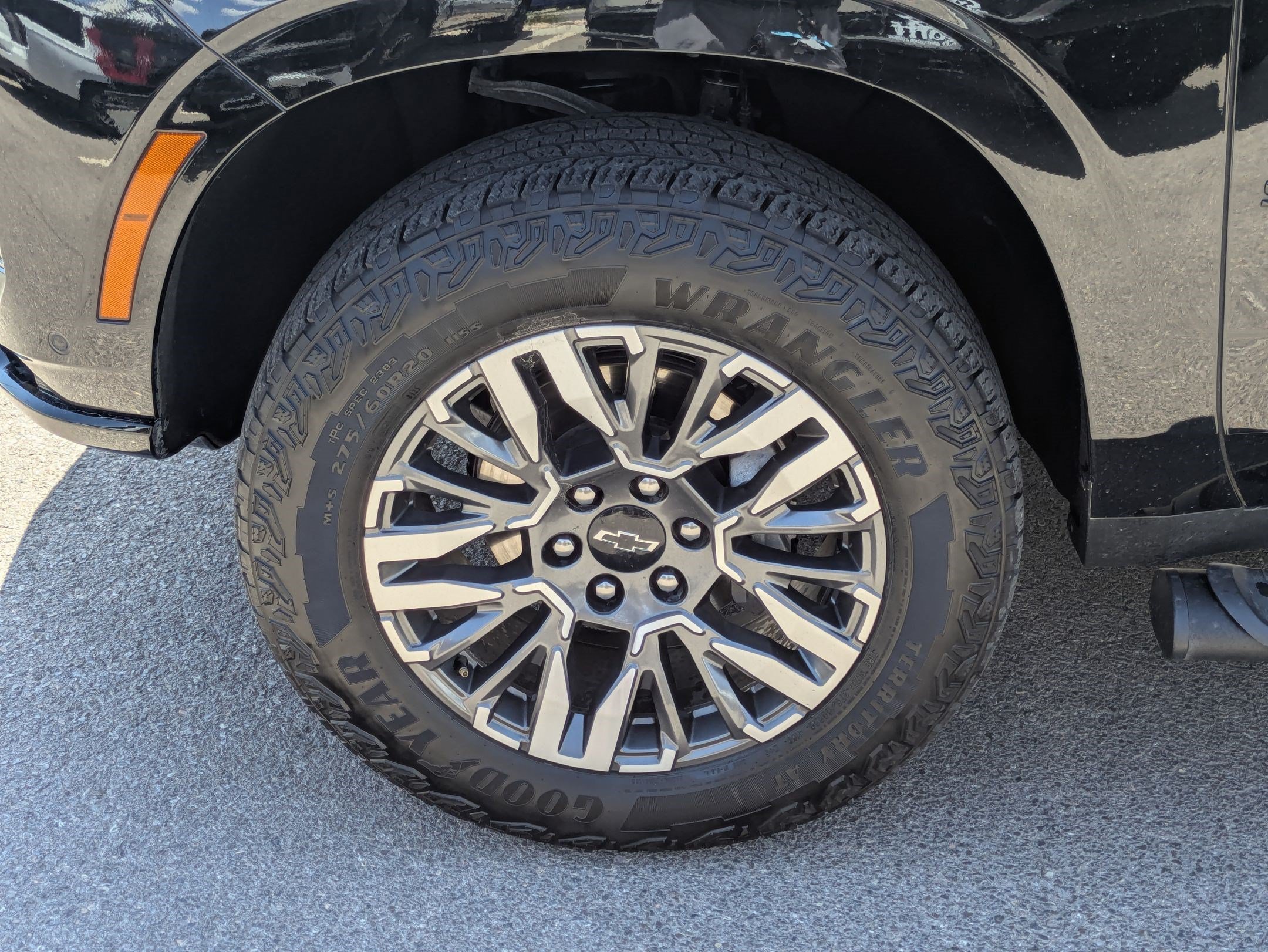 Used 2025 Black Chevrolet Z71 image 11