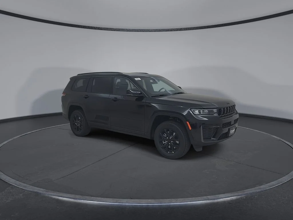New 2026 Diamond Black Crystal Pearlcoat Jeep Altitude image 3