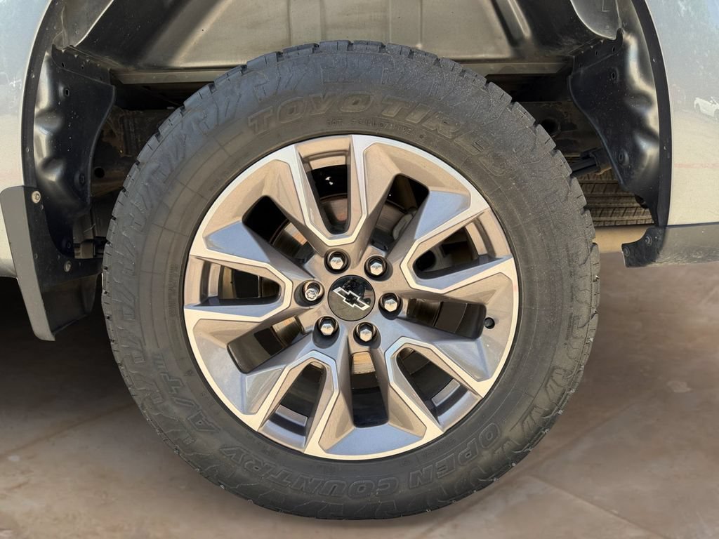 Used 2021 SATIN STEEL METALLIC Chevrolet LT image 21
