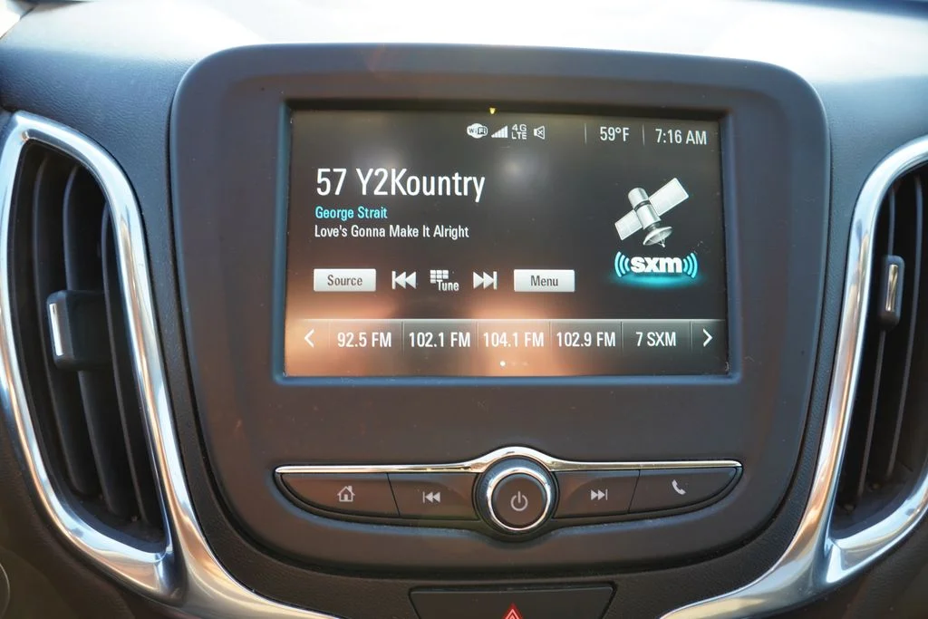 Used 2018 Summit White Chevrolet LT image 5