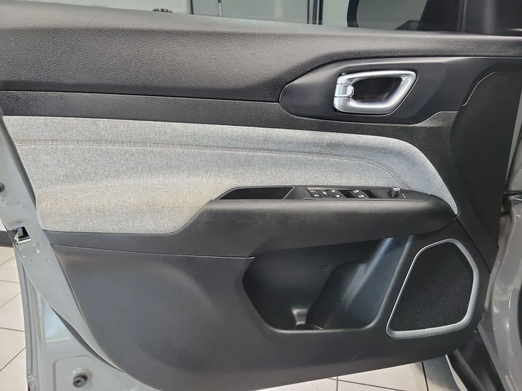 Certified Used 2023 Gray Jeep Latitude Lux image 34