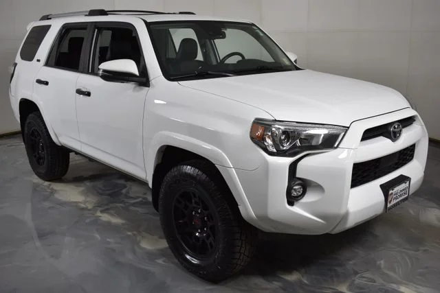 Used 2022 White Toyota SR5 Premium image 12