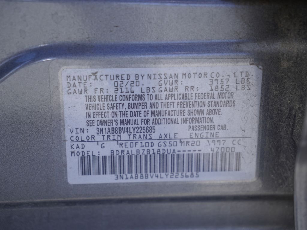 Used 2020 Gray Nissan S image 6