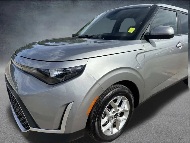 Used 2025 Gray Kia LX image 9