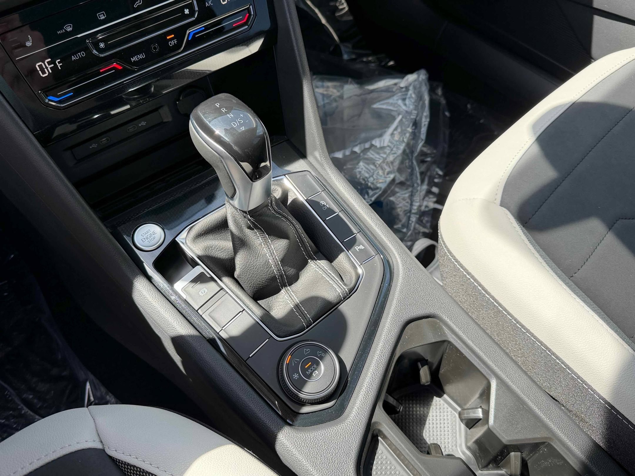 New 2026 Pure White Volkswagen SE image 22