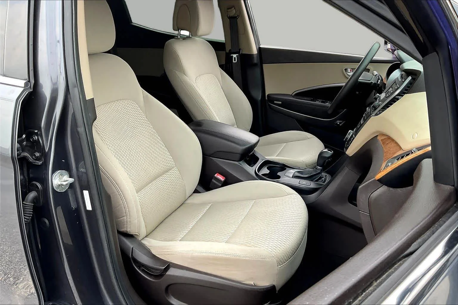 Used 2016 Platinum Graphite Hyundai  image 9