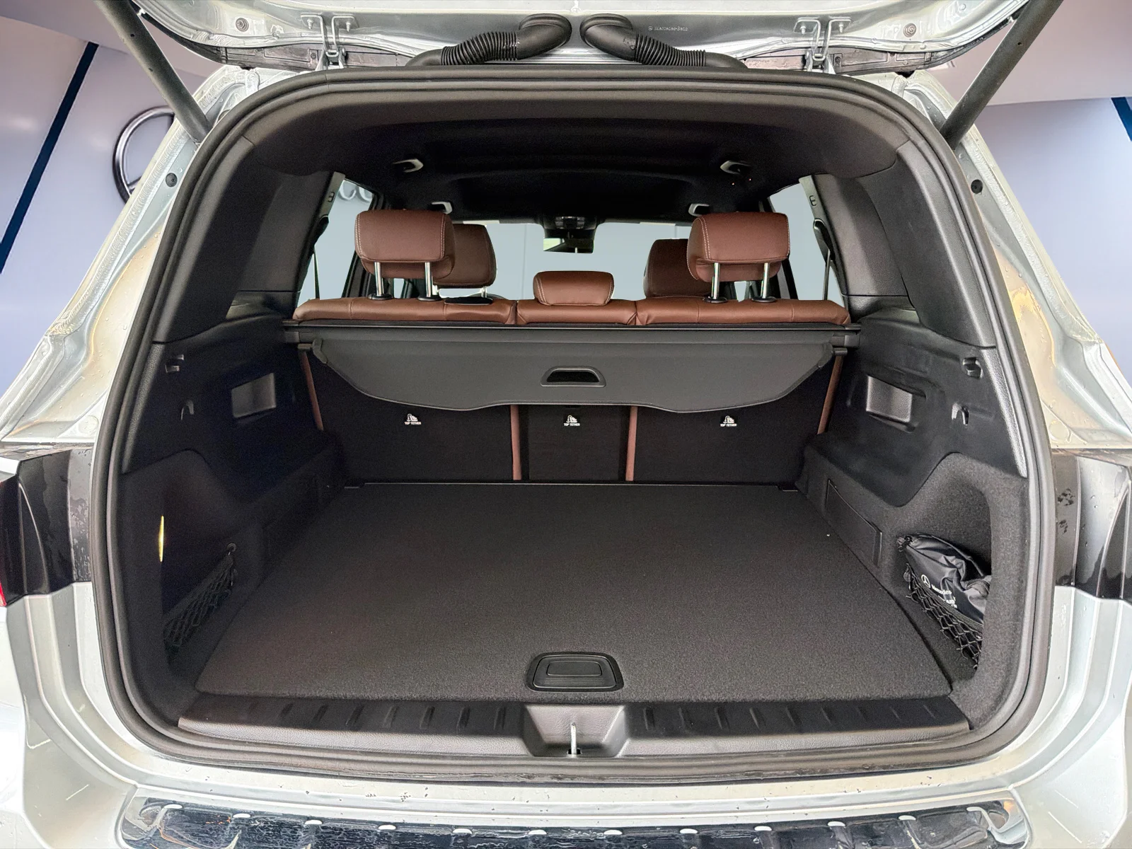 Used 2026 Silver Mercedes-Benz GLB 250 4MATIC SUV image 7