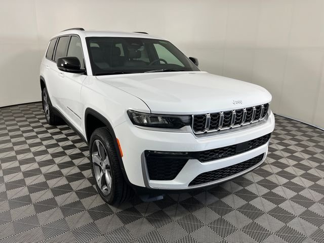 New 2026 Bright White Clear-Coat Exterior Paint Jeep Limited image 3
