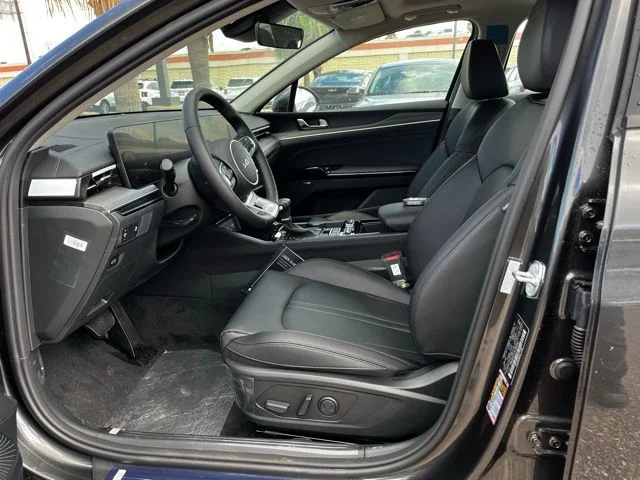 2025 Kia K5 EX - Photo 16