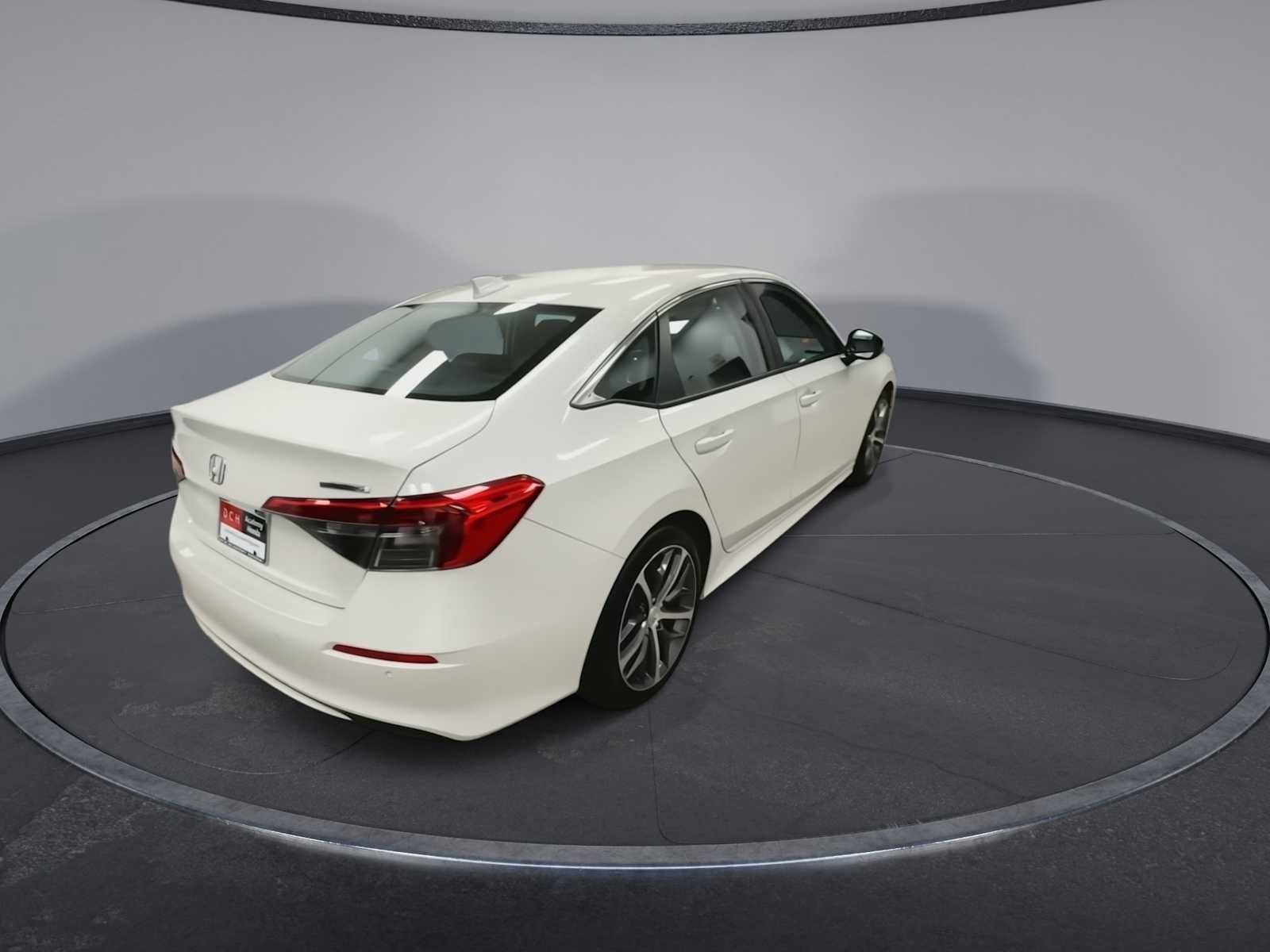 Used 2023 White Honda Touring image 8