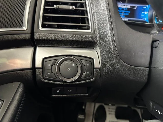 Used 2017 White Ford Limited image 21