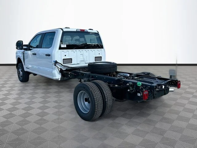 New 2026 Oxford White Ford XL image 4