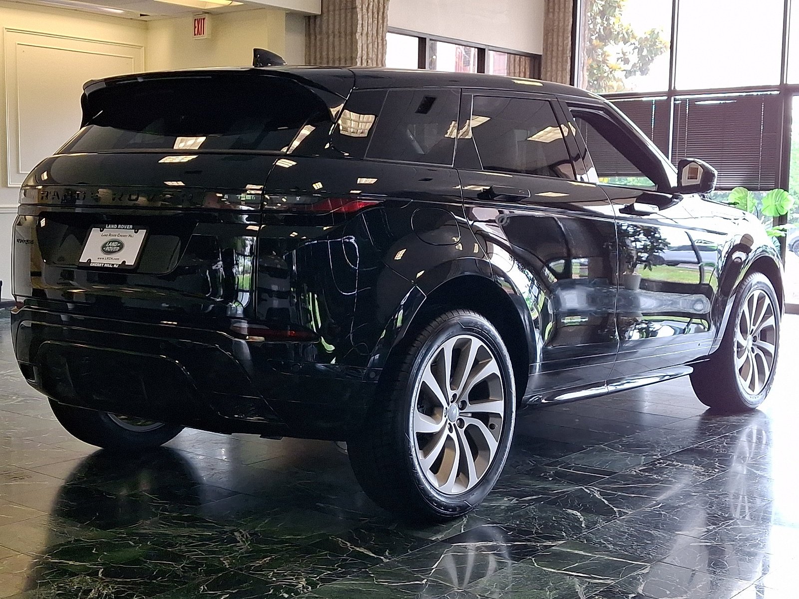 New 2026 Santorini Black Land Rover Hoxton Edition image 4