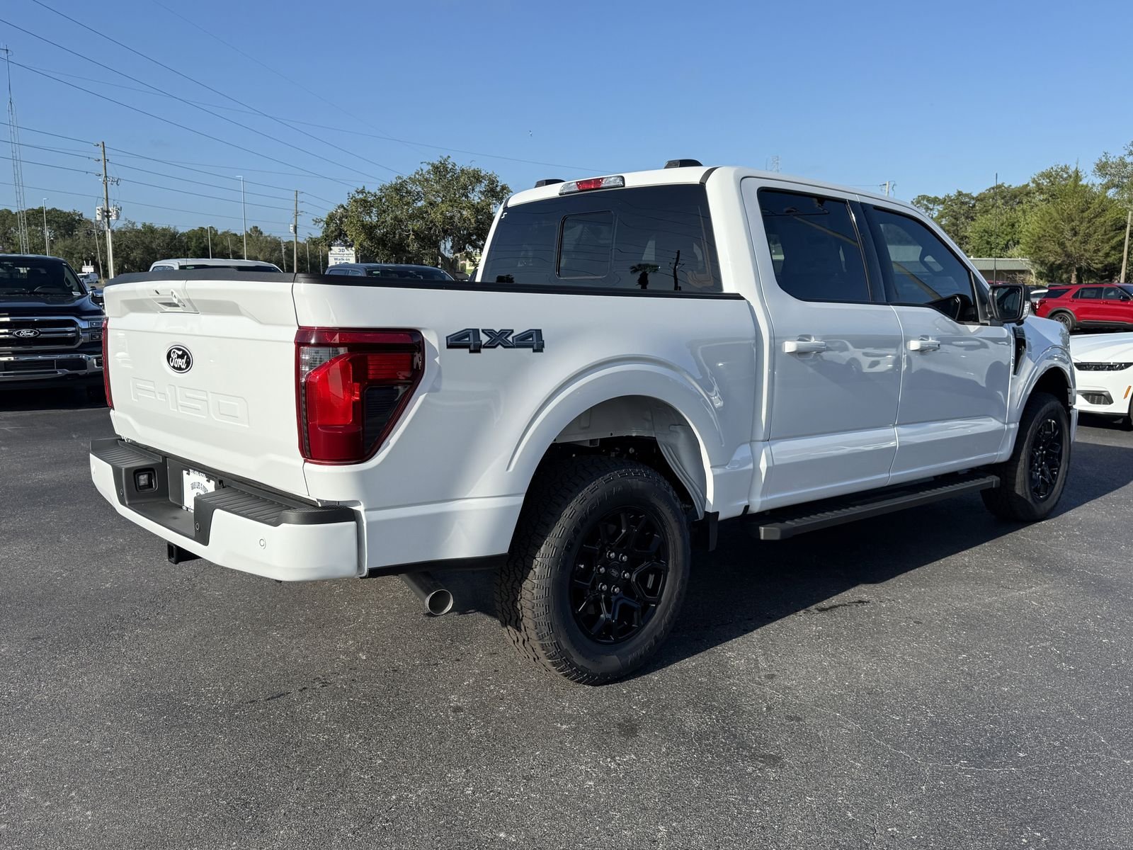 New 2026 Oxford White Ford XLT image 4
