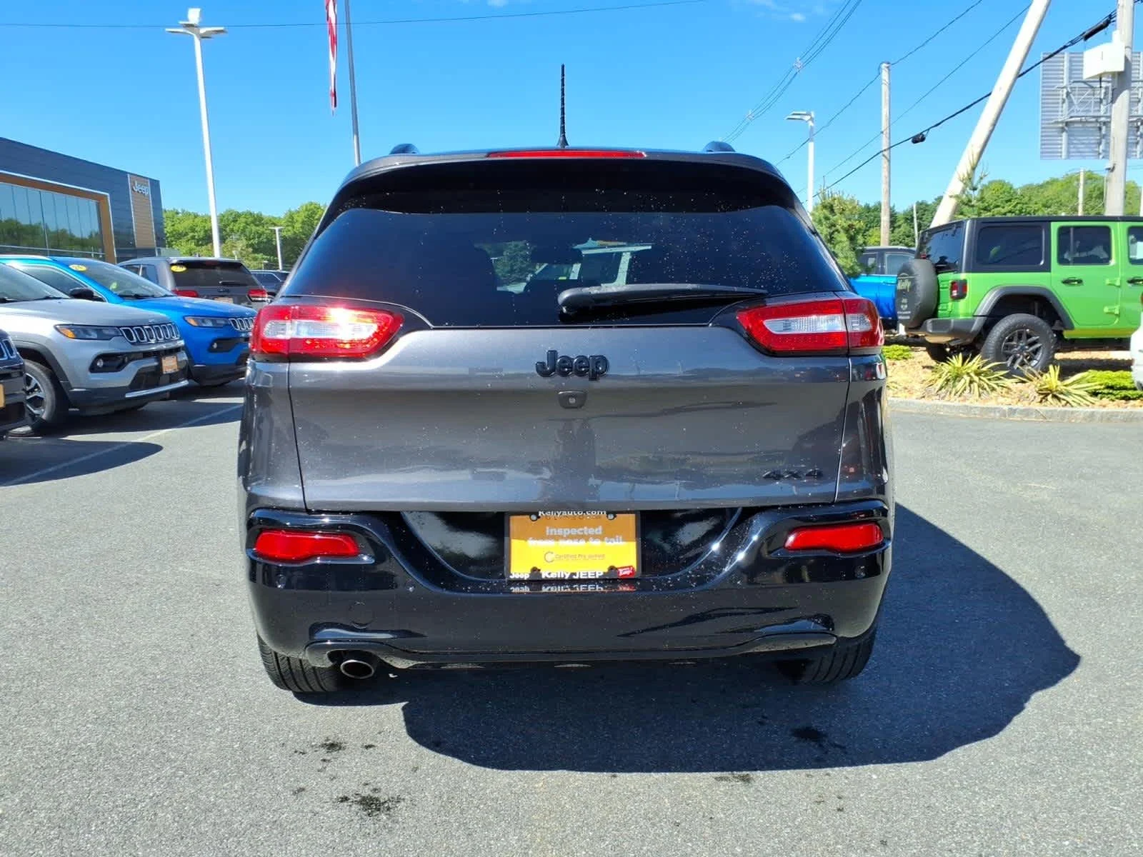 Certified Used 2018 Granite Crystal Met. Clear Coat Jeep Latitude Tech Connect image 9