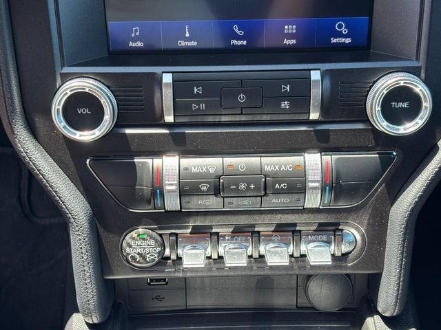 2020 Ford Mustang EcoBoost - Photo 18