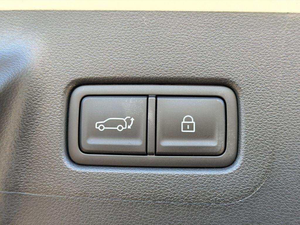 New 2026 White Hyundai SE image 19