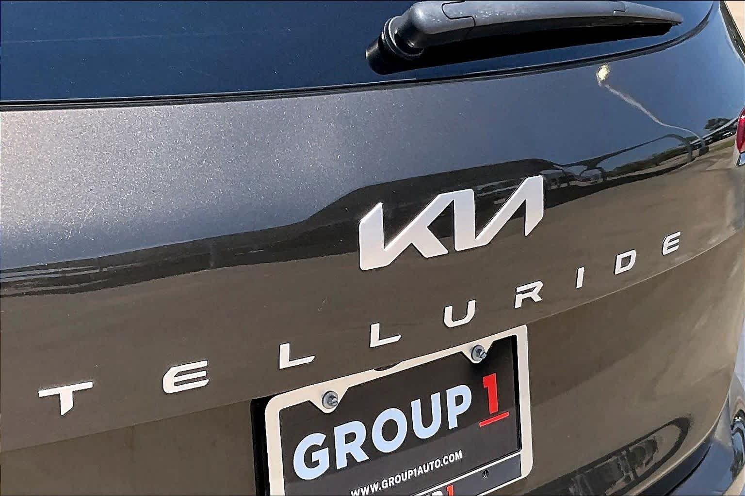 Used 2025 Dark Moss Kia S image 29