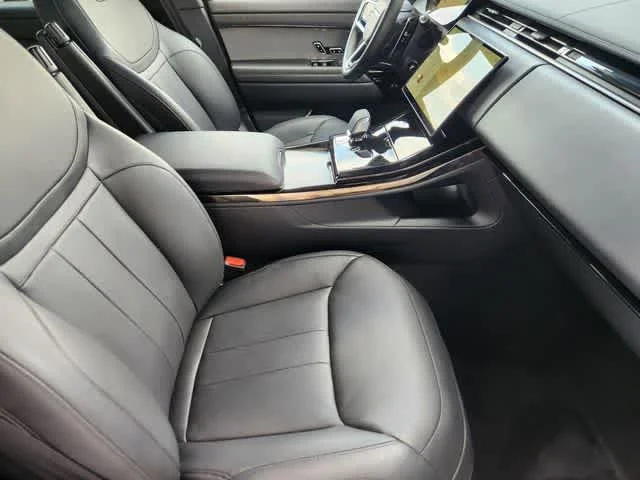 Used 2025 Varesine Blue Metallic Land Rover SE image 3