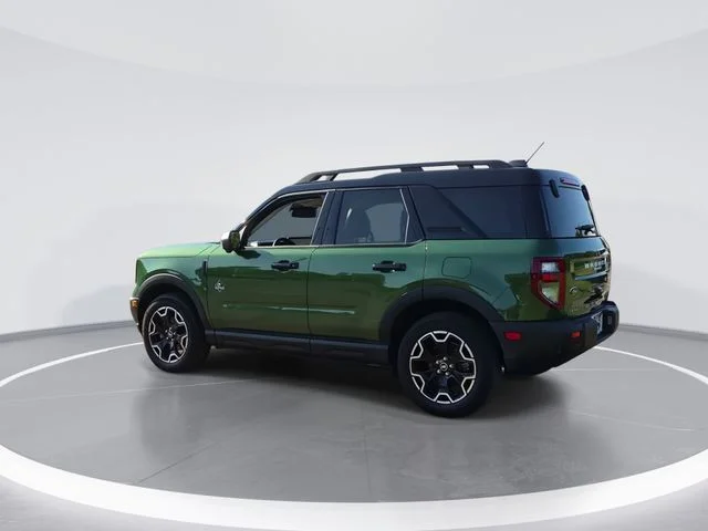 Used 2025 Green Ford Outer Banks image 6