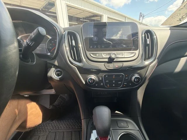 Used 2022 White Chevrolet RS image 18