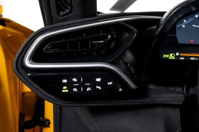 Used 2024 Giallo Triplo Strato Ferrari  image 39