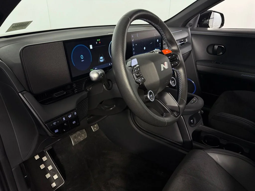 Used 2025 Gray Hyundai Base image 13