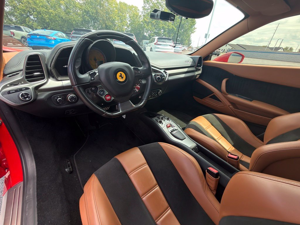 Used 2011 Red Ferrari Base image 11