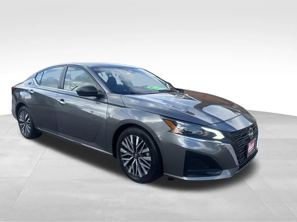 Used 2024 Gray Nissan 2.5 SV image 5