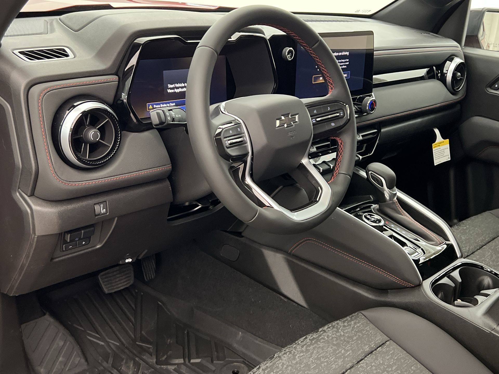 2025 Chevrolet Colorado Z71 - Photo 38