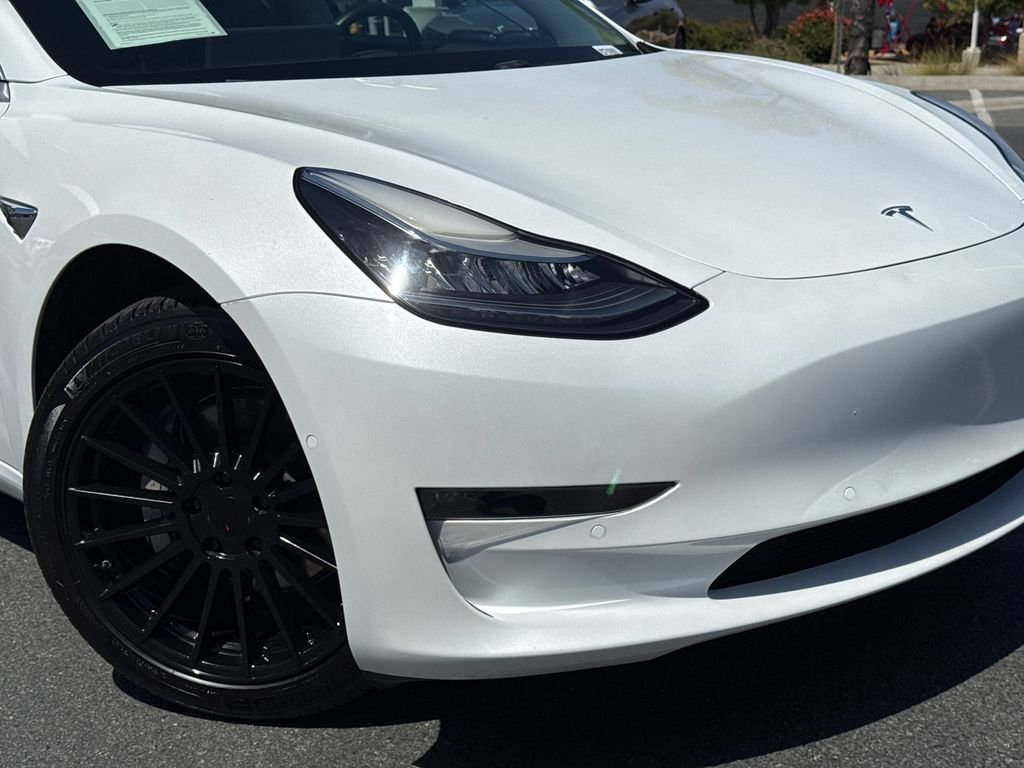 Used 2019 White Tesla Standard Range Plus image 6
