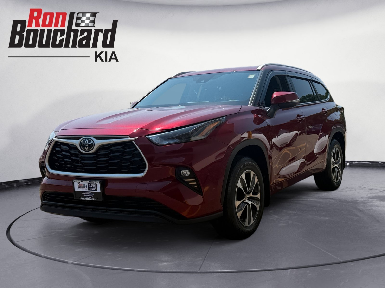 Used 2024 Ruby Flare Pearl Toyota XLE image 5