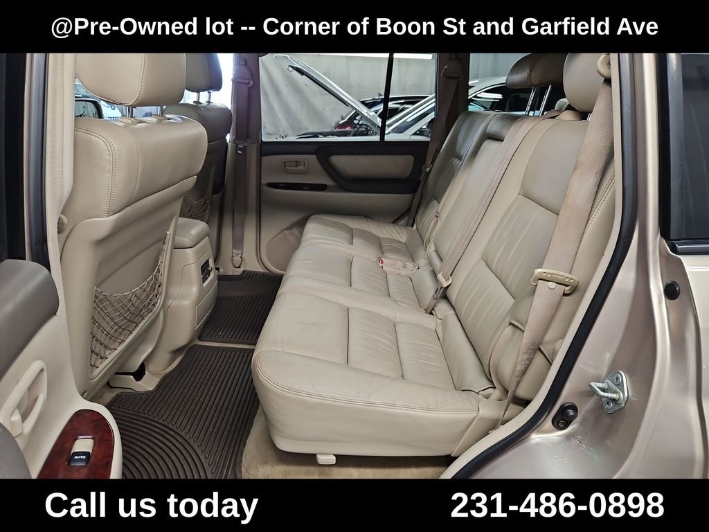 Used 2004  Toyota Base image 26