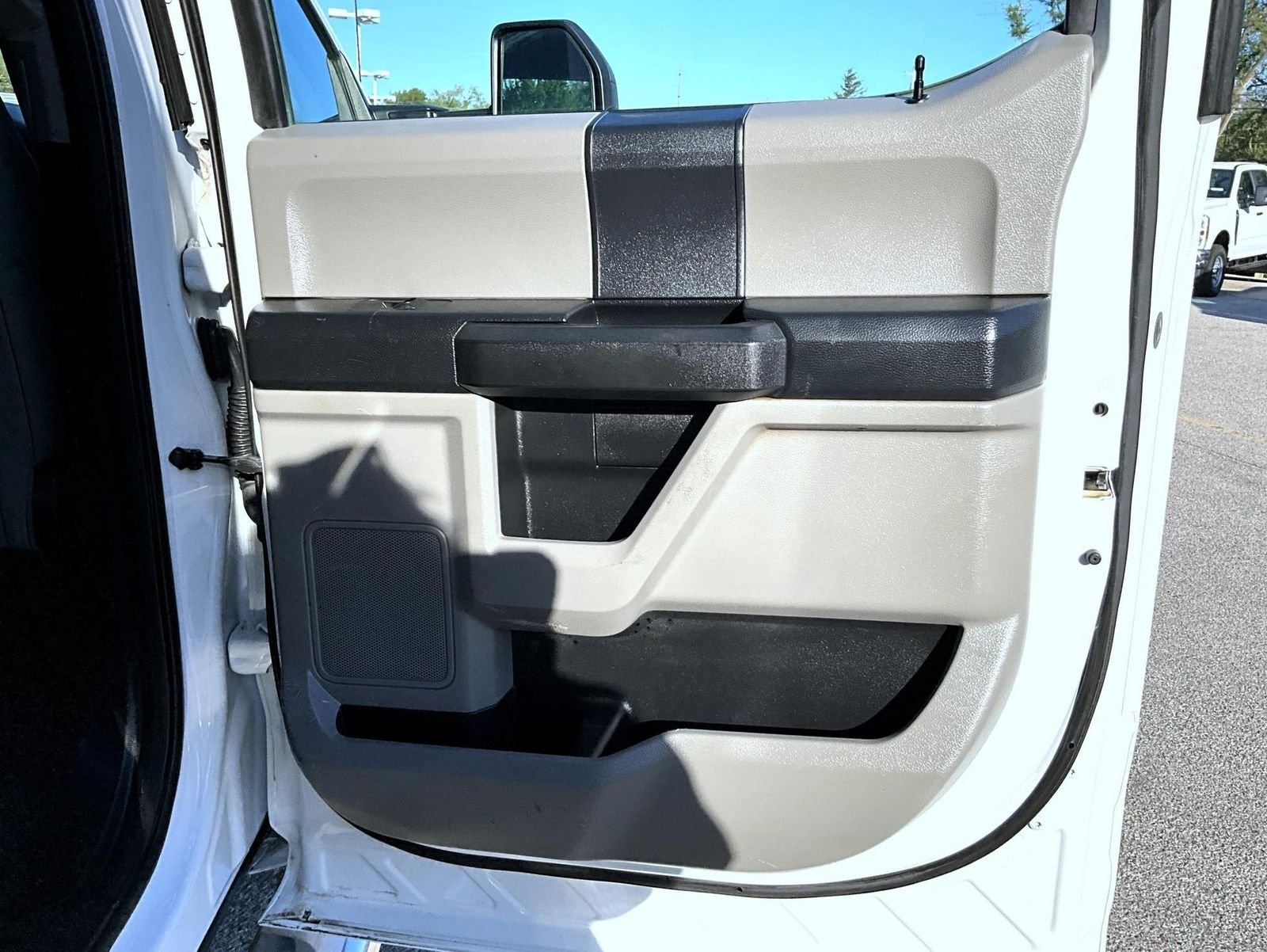 Used 2017 White Ford XL image 19