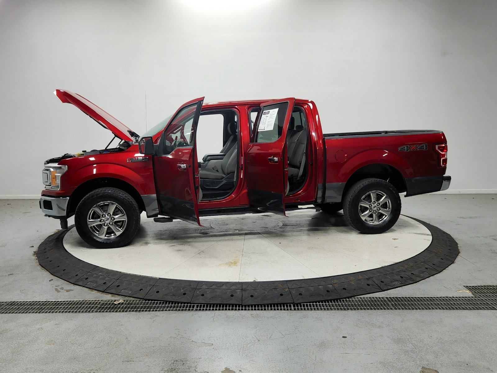 Used 2020 Red Ford XLT image 13