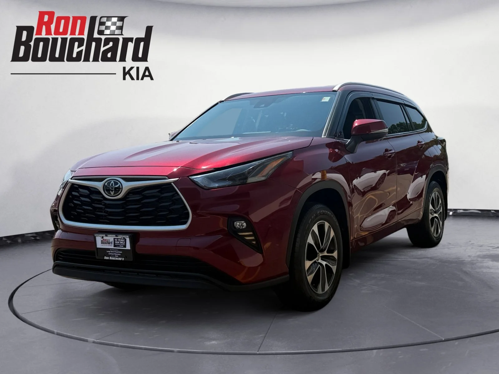 Used 2024 Ruby Flare Pearl Toyota XLE image 5