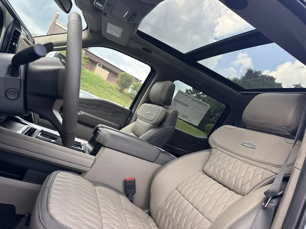 New 2026 Gray Ford Platinum image 32