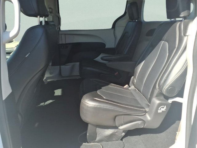 Used 2024  Chrysler Touring L image 16