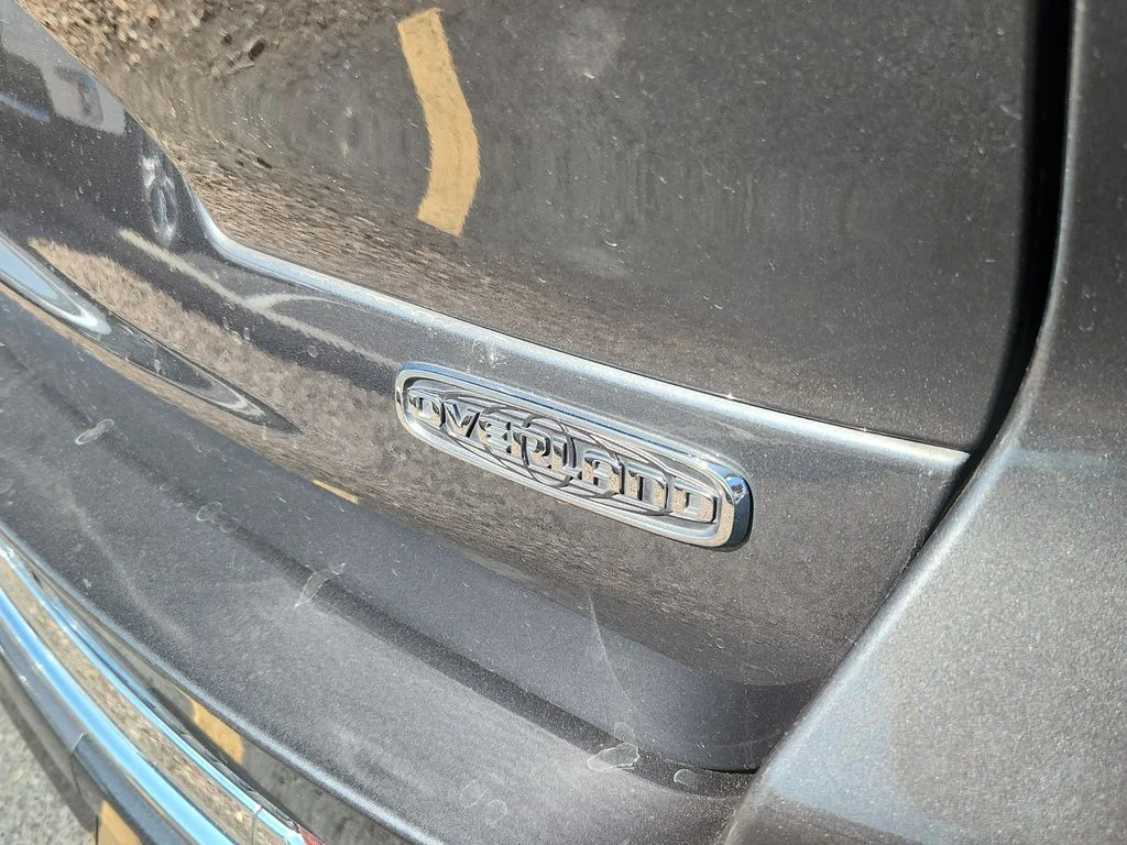 Used 2022 Gray Jeep Overland image 13
