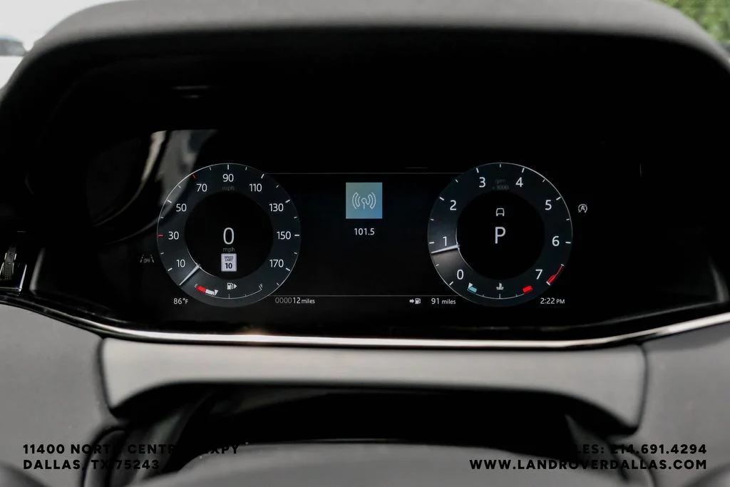 New 2026 Ostuni Pearl Wht Prem Met Land Rover Hoxton Edition image 17