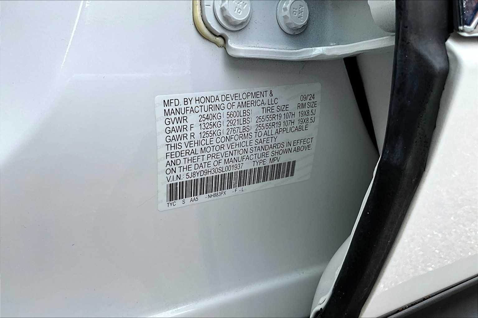 Used 2025 Platinum White Pearl Acura  image 35