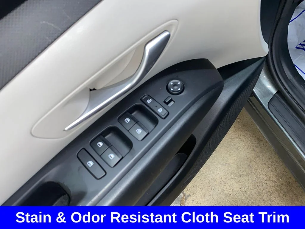 Used 2022 Gray Hyundai SEL image 10