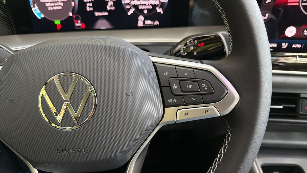 New 2026 Deep Black Pearl Volkswagen 2.0T SE image 22